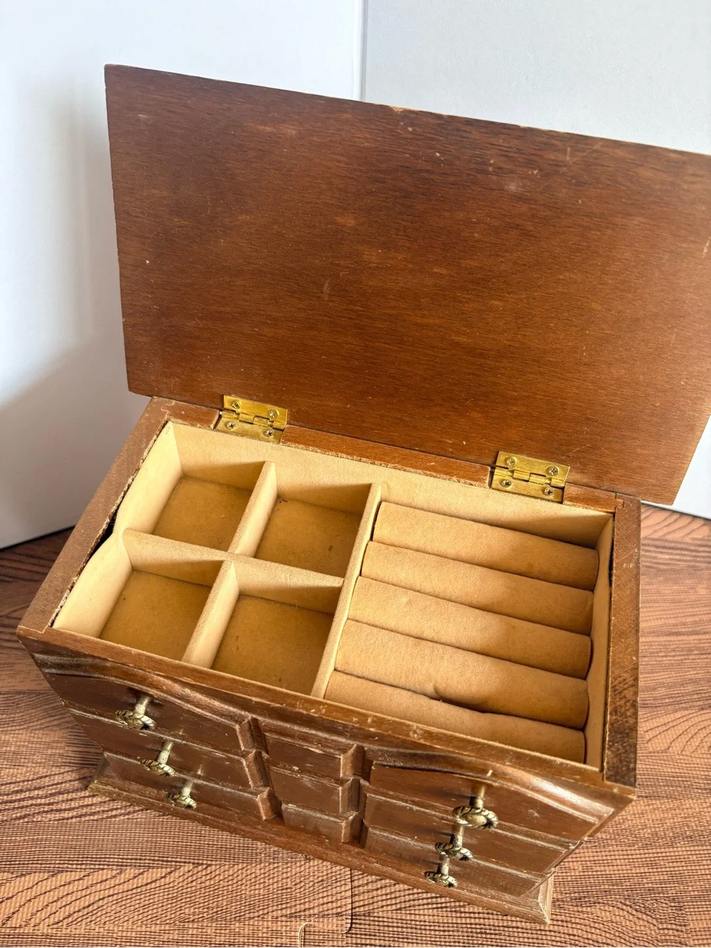 Vintage compact wooden